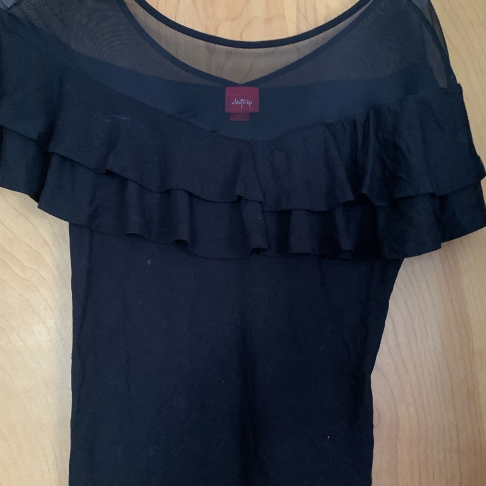 Buckle Black short top
